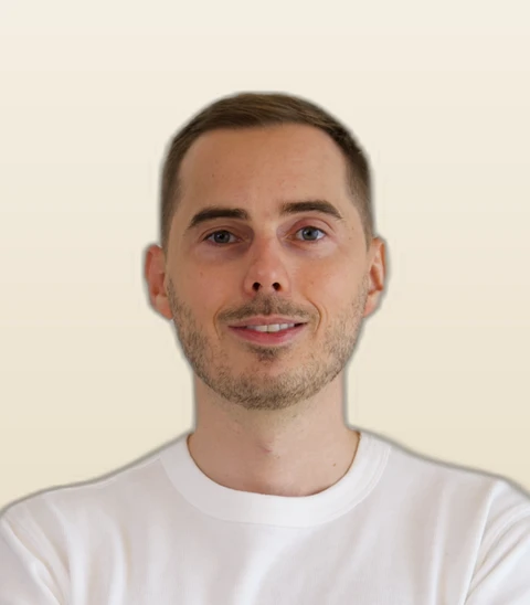 Julien, Fondateur, Oseille TV